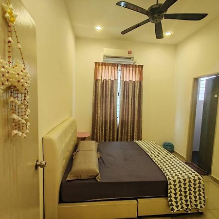 Teluk Batik 17Paradisehome Private Pool Karaoke Snooker Bbq 15Pax Лумут Экстерьер фото