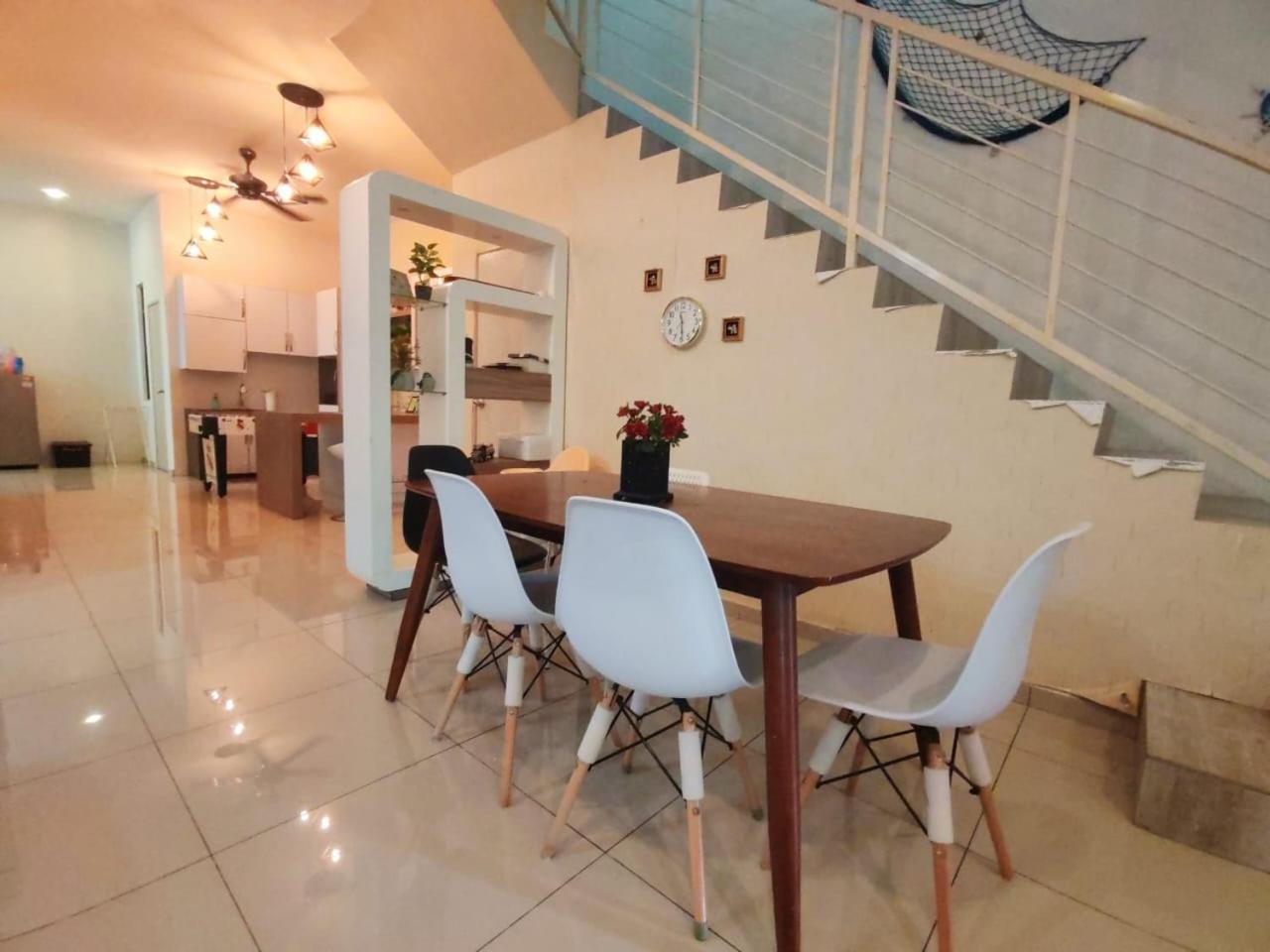 Teluk Batik 17Paradisehome Private Pool Karaoke Snooker Bbq 15Pax Лумут Экстерьер фото
