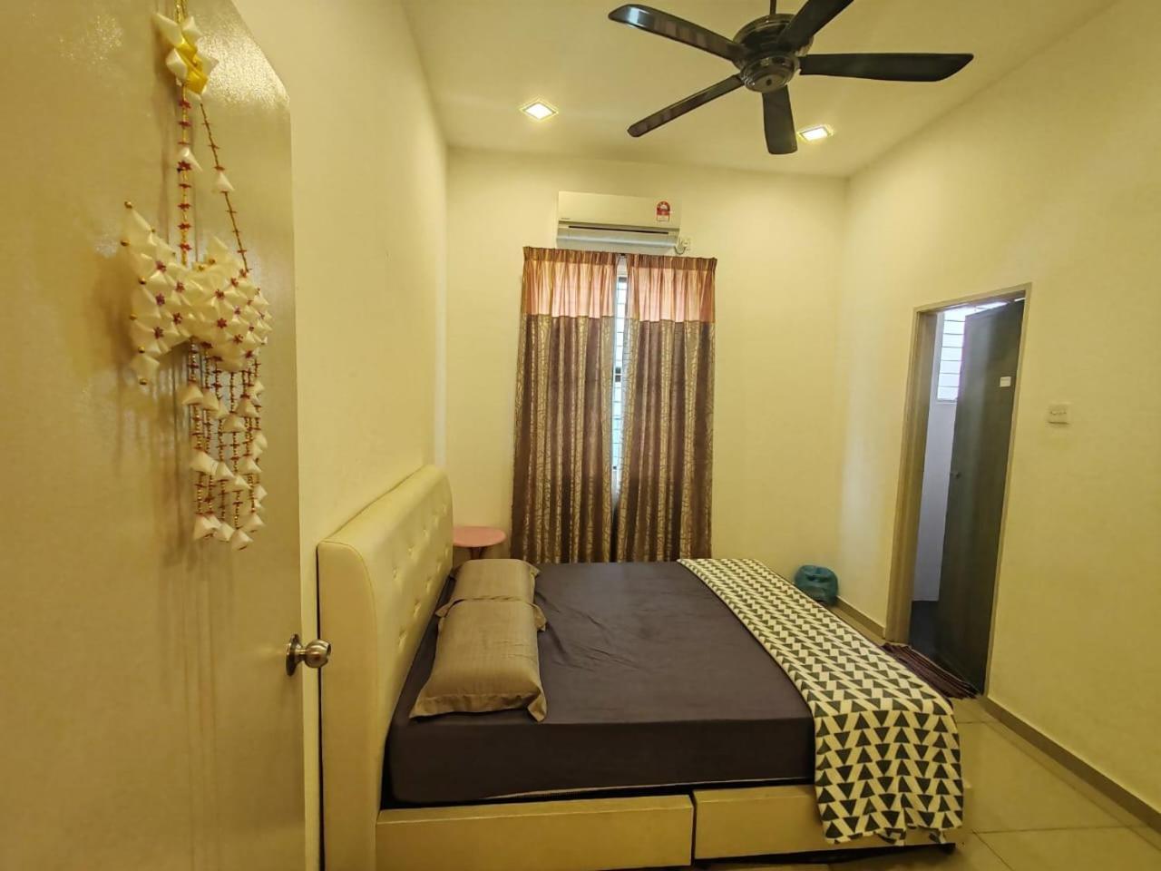 Teluk Batik 17Paradisehome Private Pool Karaoke Snooker Bbq 15Pax Лумут Экстерьер фото