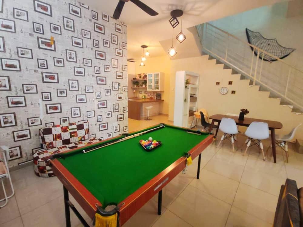Teluk Batik 17Paradisehome Private Pool Karaoke Snooker Bbq 15Pax Лумут Экстерьер фото