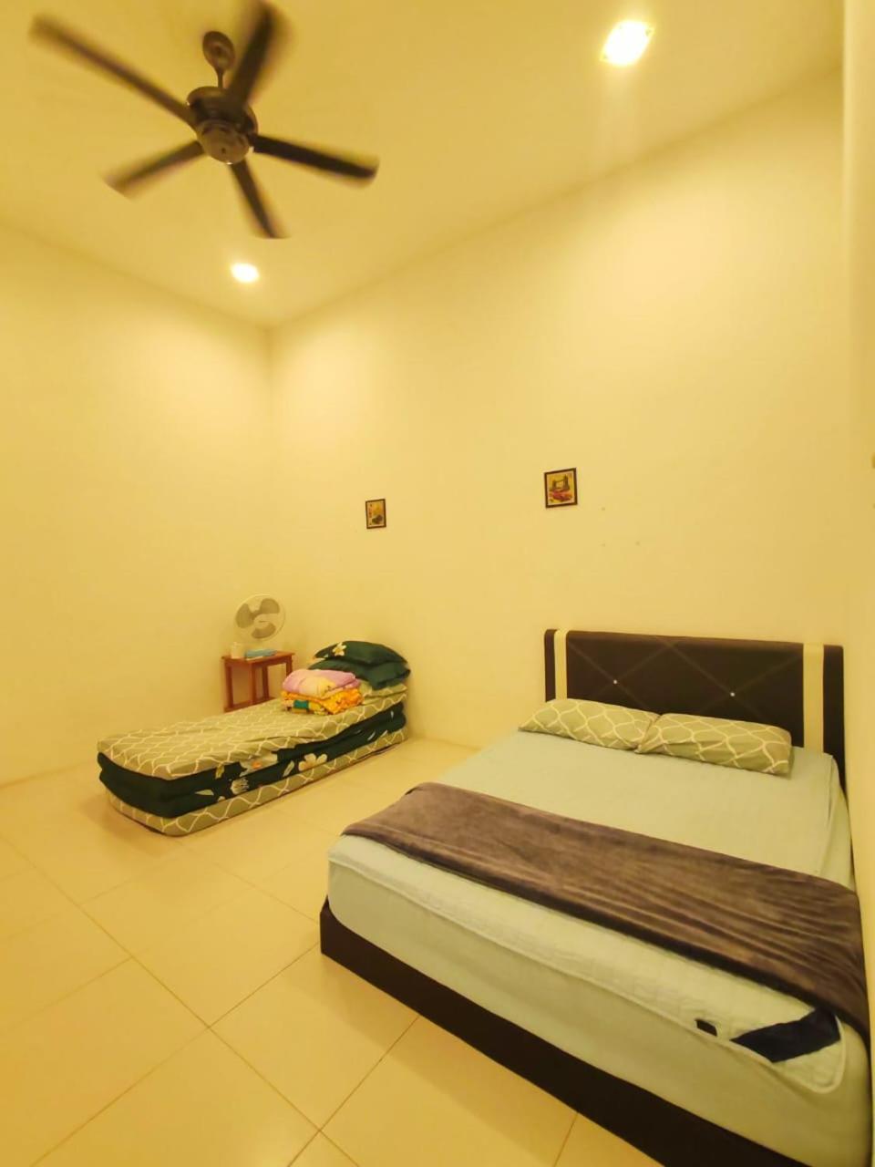 Teluk Batik 17Paradisehome Private Pool Karaoke Snooker Bbq 15Pax Лумут Экстерьер фото